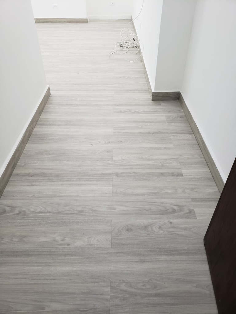 Reddecon - Caja piso PVC SPC - 4.5 mm - Sistema Clic - Álto tráfico - White wood -  Manto padding incluido - PF-8001