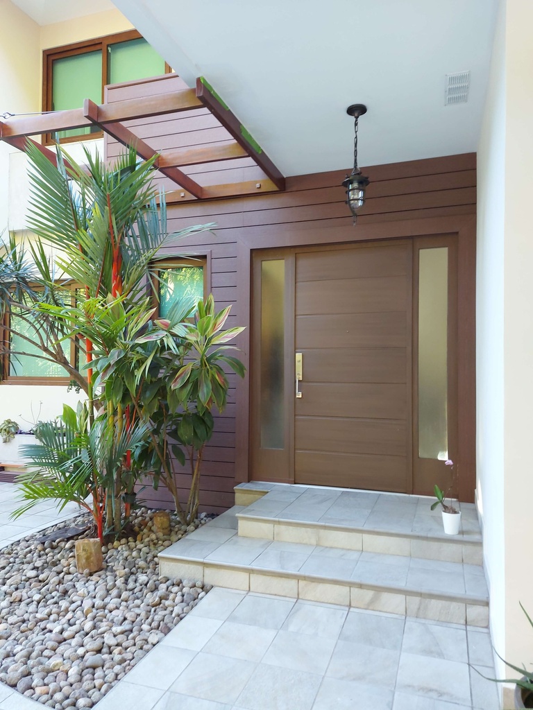 Lamina piso Deck WPC - Brown - Chocolate - Pro-step perforado - Exteriores - Reversible - 22*145*2200 mm