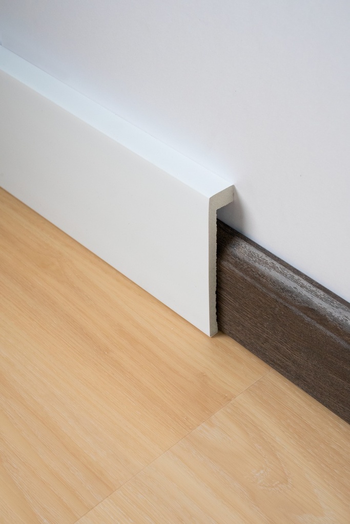 Cubre zocalo - Blanco - 22*120*2400 mm - Altura 12 cm - Cubre zocalo de hasta 10 cm - Poliestireno - Hidrófugo