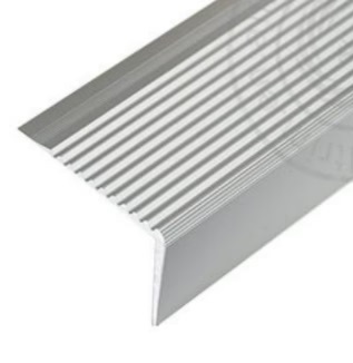 Angulo aluminio - Antiresbalante - Para escaleras - Acabado Silver Plata Anodizado - 3Mts Largo