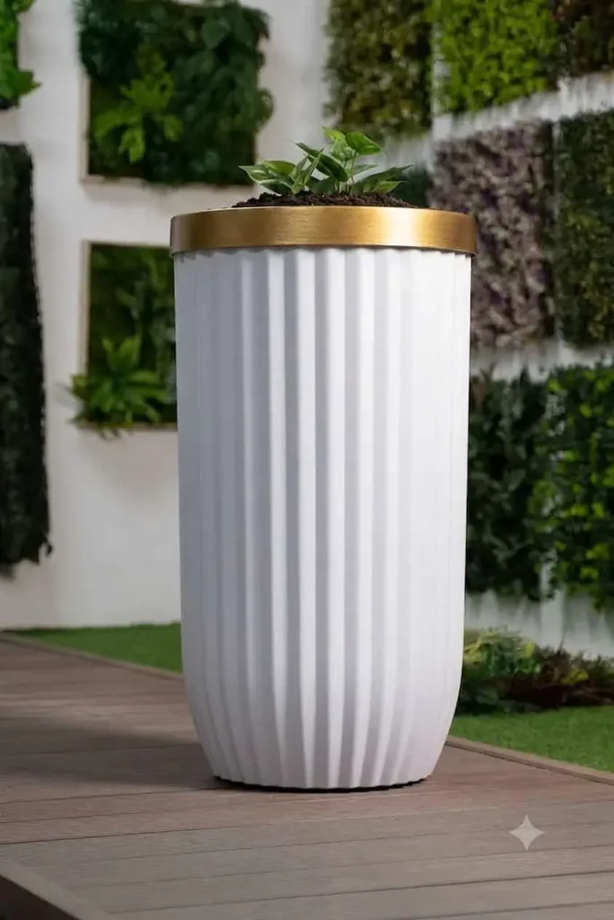 Macetero - Grande - Cilíndrico - Con Textura - 43*79cm - Blanco con Aro Dorado