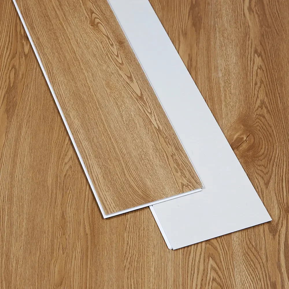 Caja piso SPC - PRO STEP - Roble Natural - 4 mm - Uso residencial - Caja 2.41 m2 - Incluye Padding