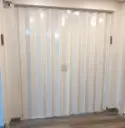 Puerta plegable corrediza - full panel - Plástica (PVC) - Fabricación a medida